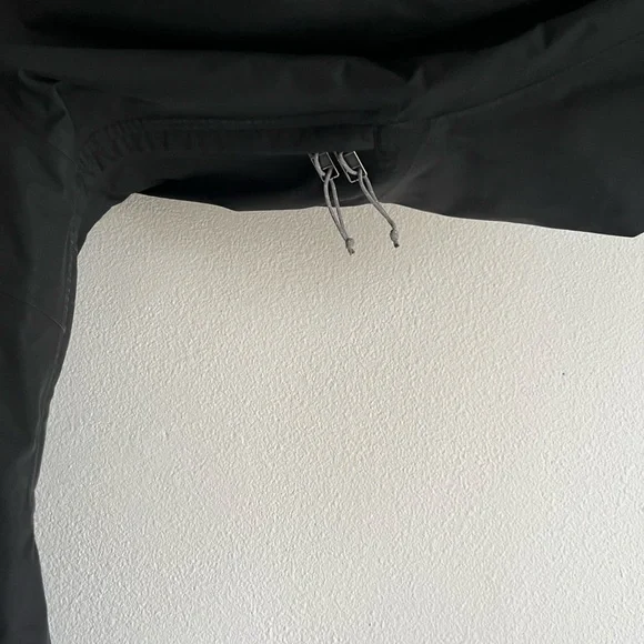 Patagonia Women’s Insulated Ski Jacket - Picture 3 of 15